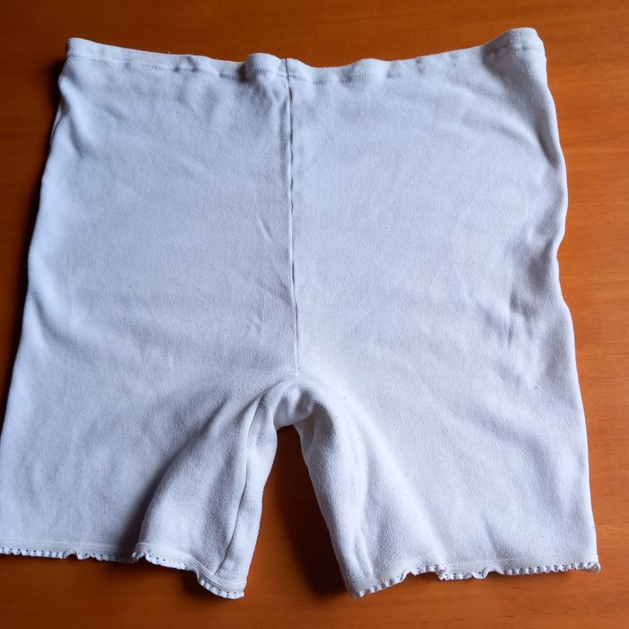 Białe majtki z nogawką z bawełny rozm.16/18 - 44/46