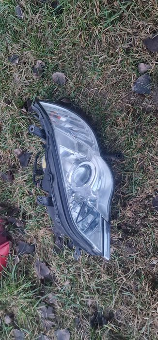 Lampa lewa xenon subaru legacy 2008 .