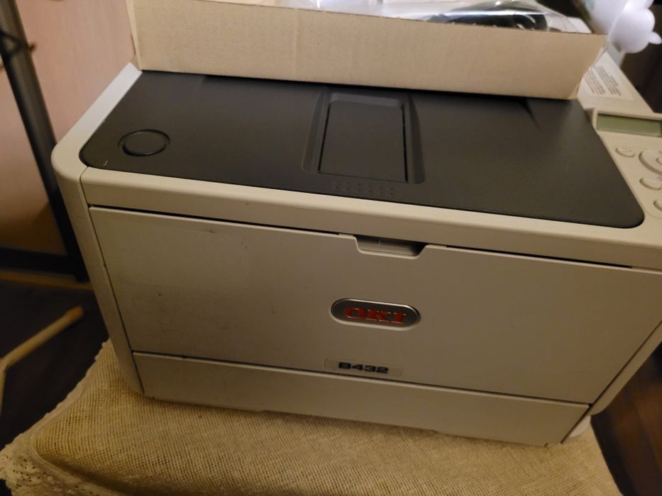 Drukarką OKI B432dn