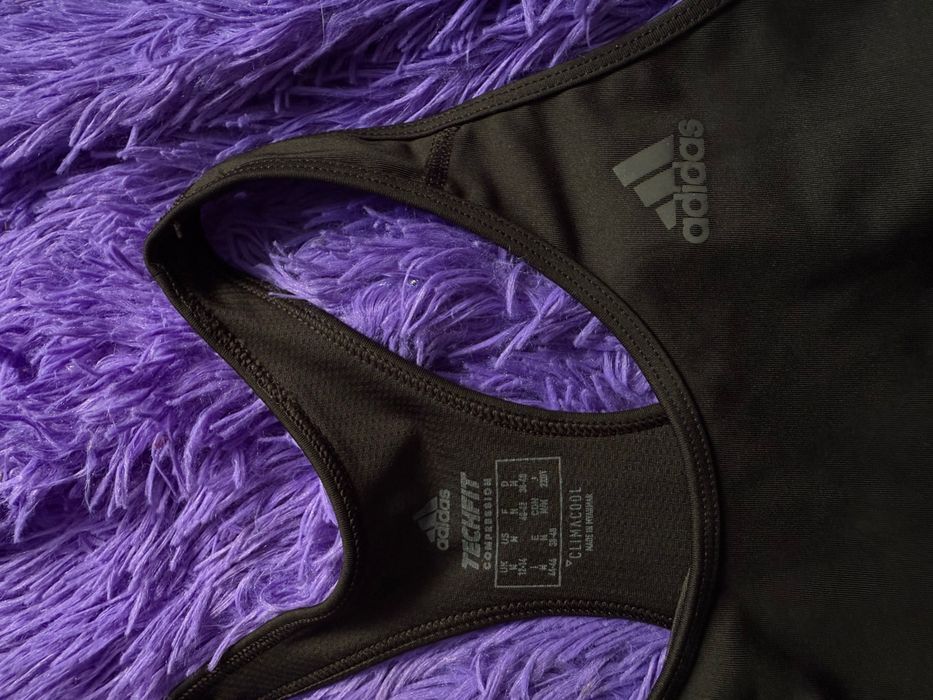 Топ Adidas, жіночий