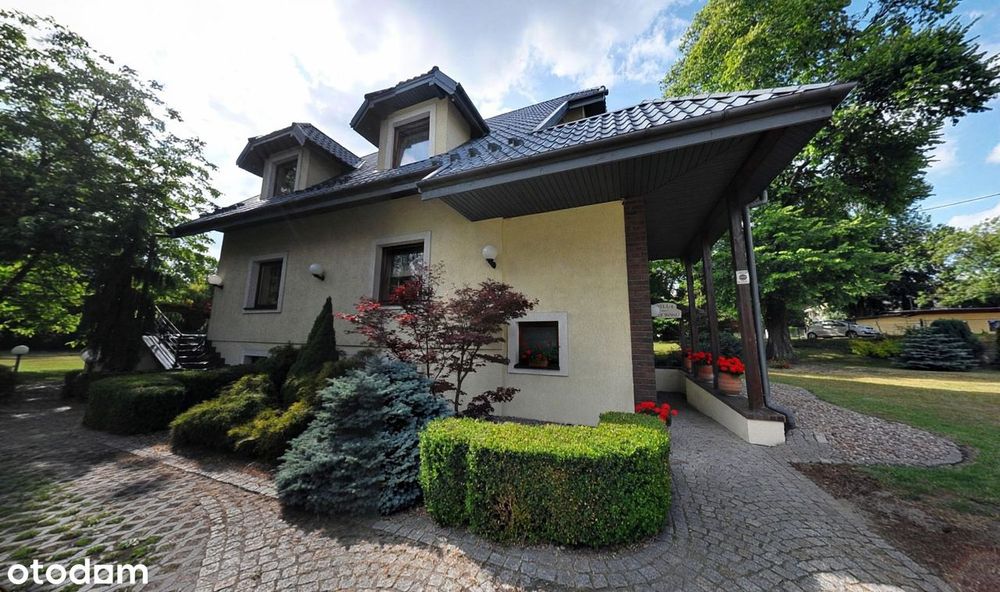 Sprzedam Obiekt Hotelowy 350 m² Działkę 3760 m² + dwa projekty 1200m²