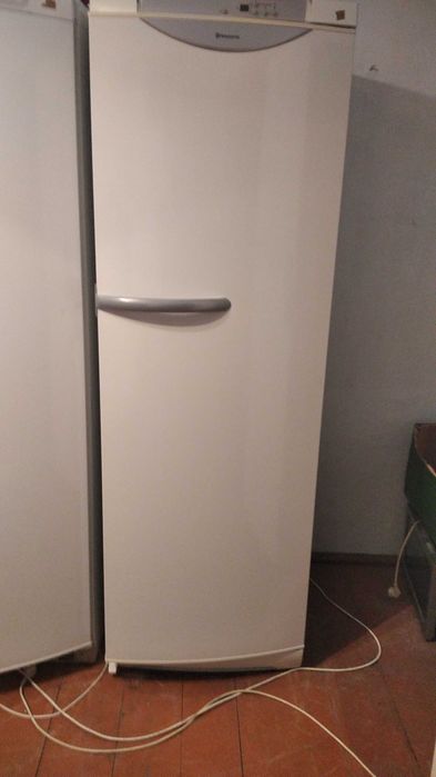 велика Морозильна камера Husqvarna висота 1.85 м.