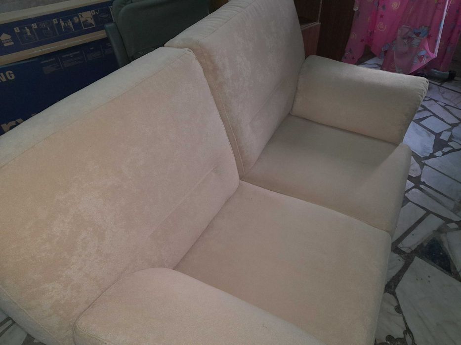 Sofá de 2 lugares Beje