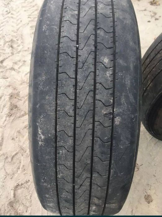 Продам резину 315.70.22.5 Перед