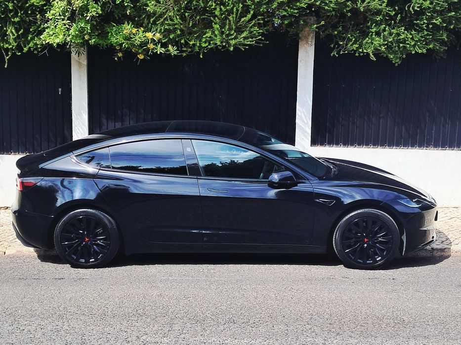 Tesla Model 3 Highland Standard (Tração Traseira)