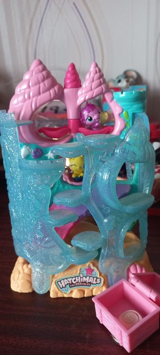 Кораловий замок Hatchimals