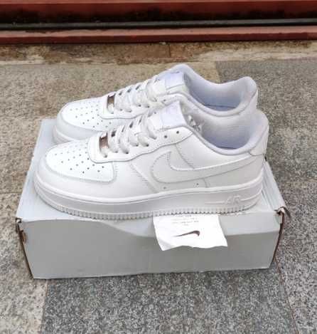 Nike Air Force 1 Low '07 White R.40