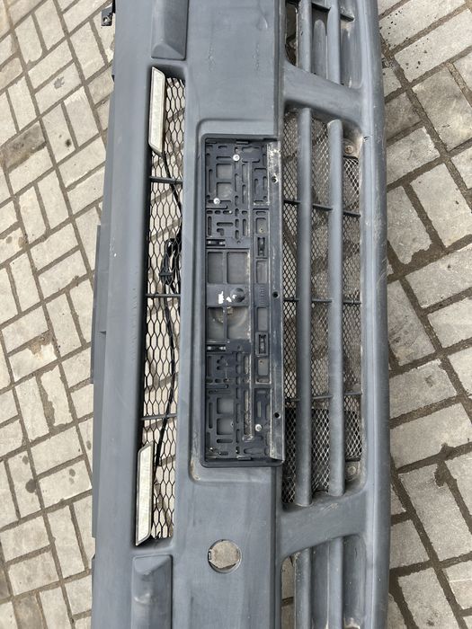 Zderzak przod przedni renault trafic 01-06