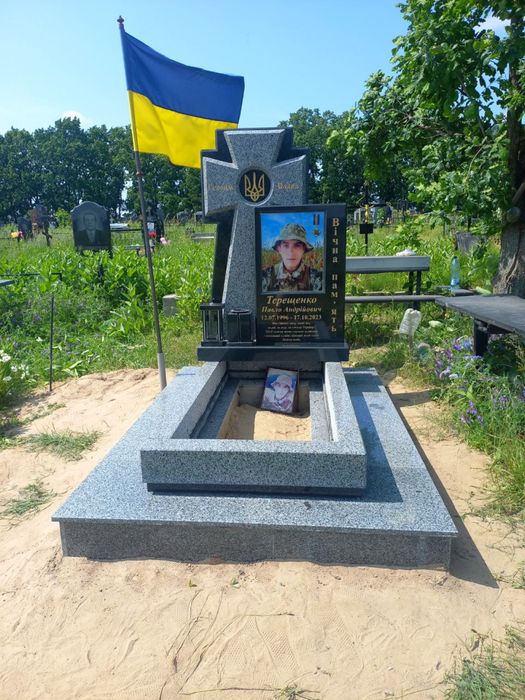 Памʼятники з граніту