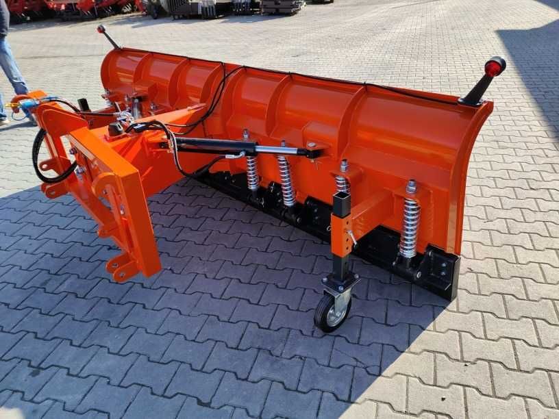 Mocny, solidny pług do śniegu 3,0m uchylne lemiesze - dostępny od ręki