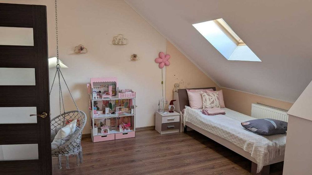 Продається двох'ярусна квартира - Винники, вул. Лисика