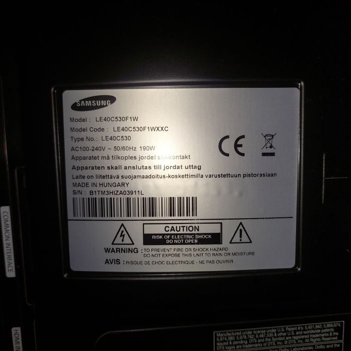 Tv samsung 40" + suporte (tripé madeira)