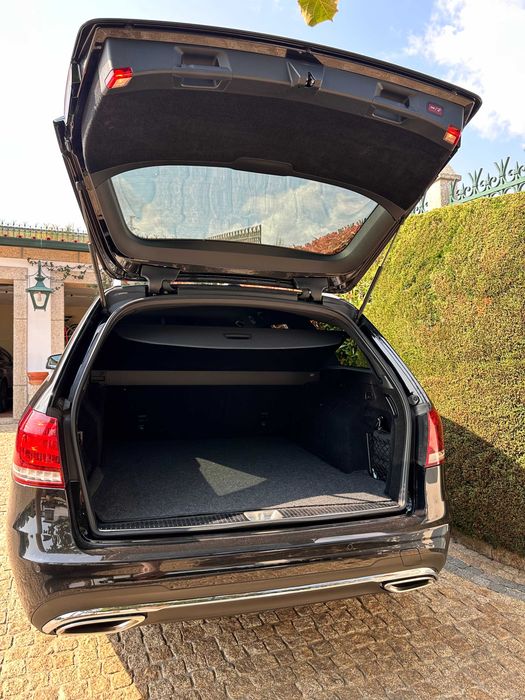 Mercedes-Bens Classe E 220 AMG como Nova