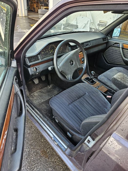 Mercedes-Benz Class E 300D W124 de 1992 para peças