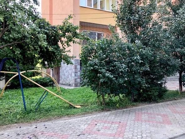 3 кім. Центр, Новобудова