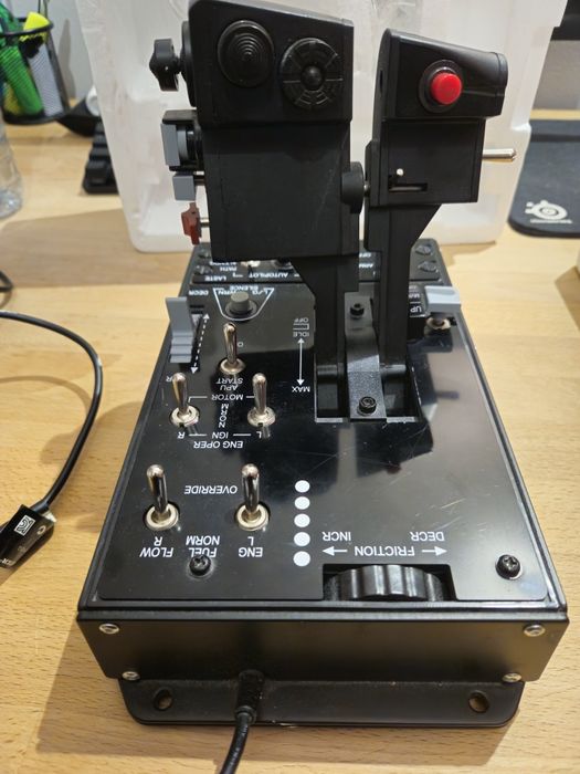 HOTAS Thrustmaster Warthog