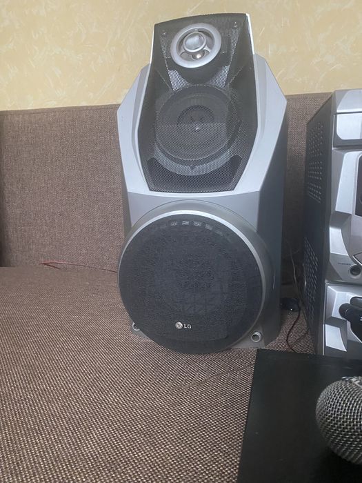 Музичний центр LG  в гарному стані. Самовивіз місто Бровари