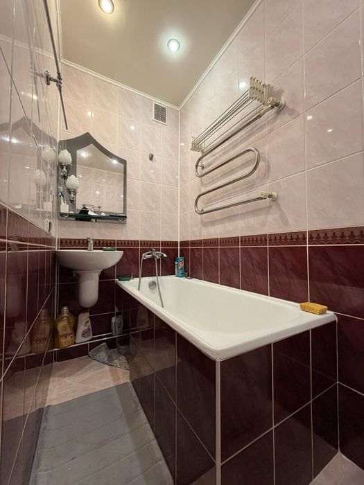 Продаж 2-кім. квартири 53.5 м.кв., в. Мазепи