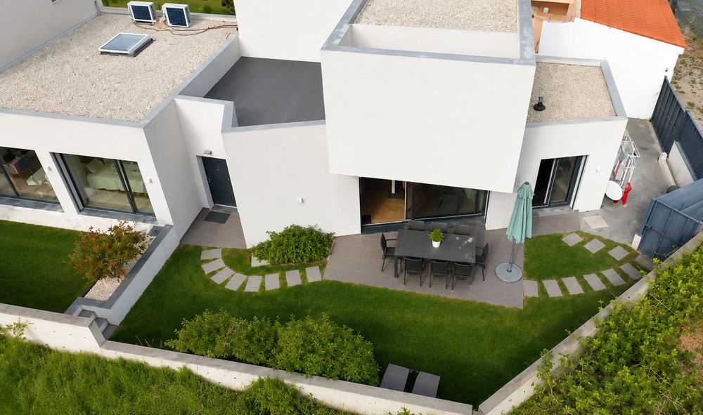 Moradia Térrea T4+1  à VENDA - Valor Sob Consulta -  225m2 área Útil  -  Lote 640m2   São Domingos de Rana