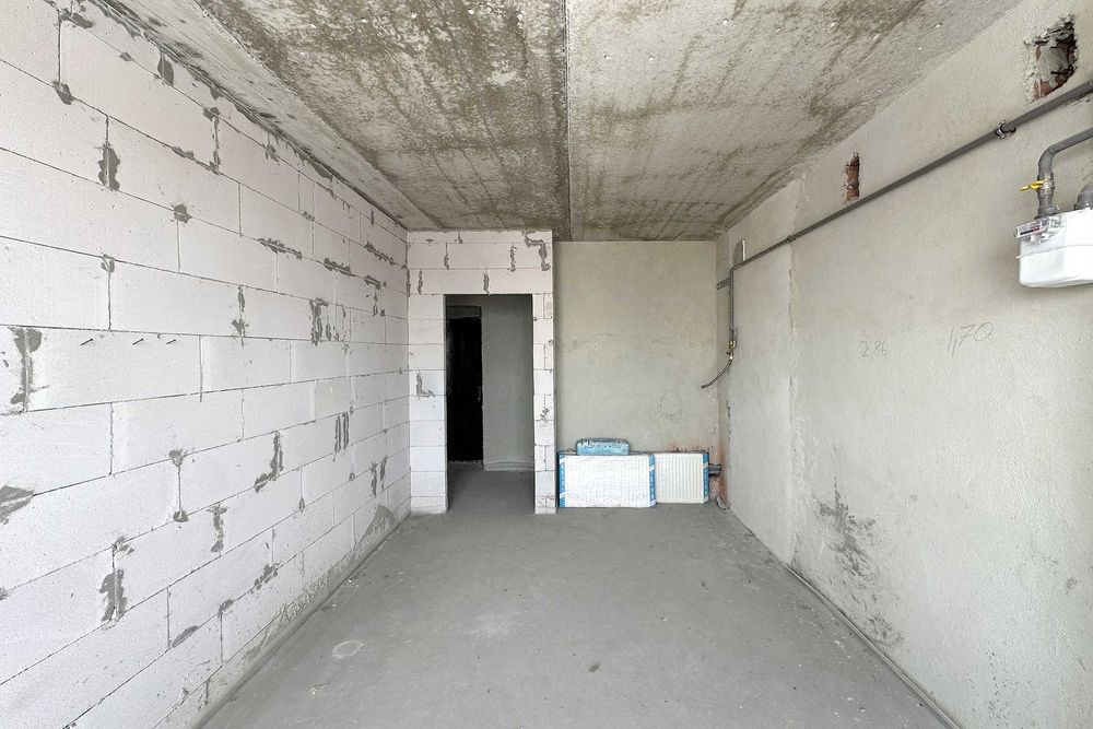 4-кім.,квартира у новобудові, 121 м², на Роксоляни, в зданому будинку.