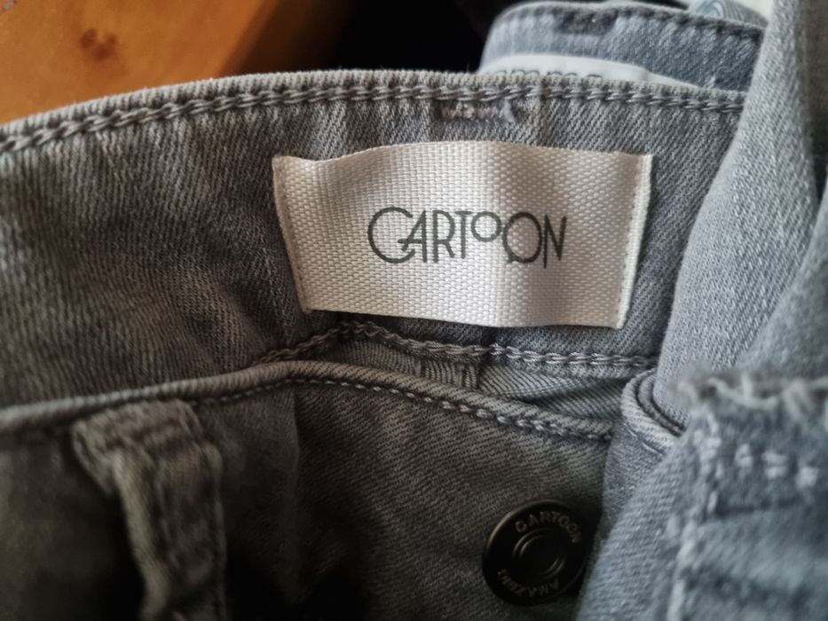 Jasne jeansy Cartoon s 36