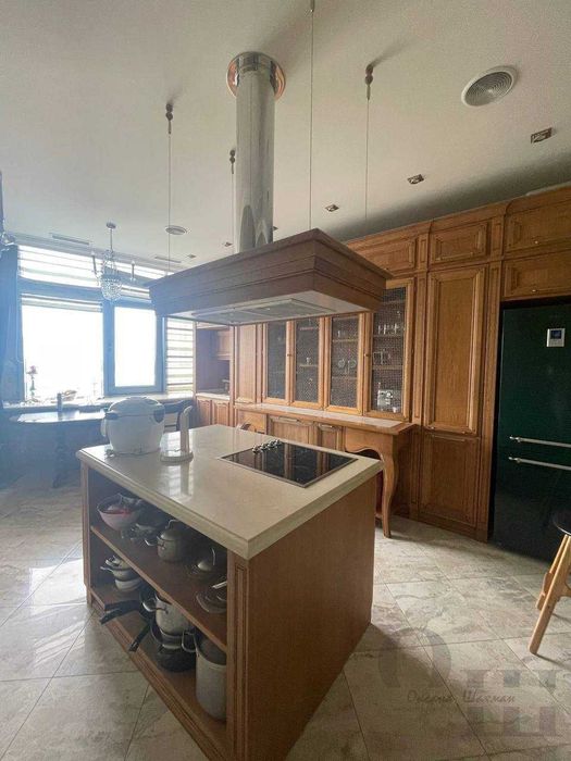 Продам розкішну квартиру в ЖК Славія з видом на річку Дніпро.