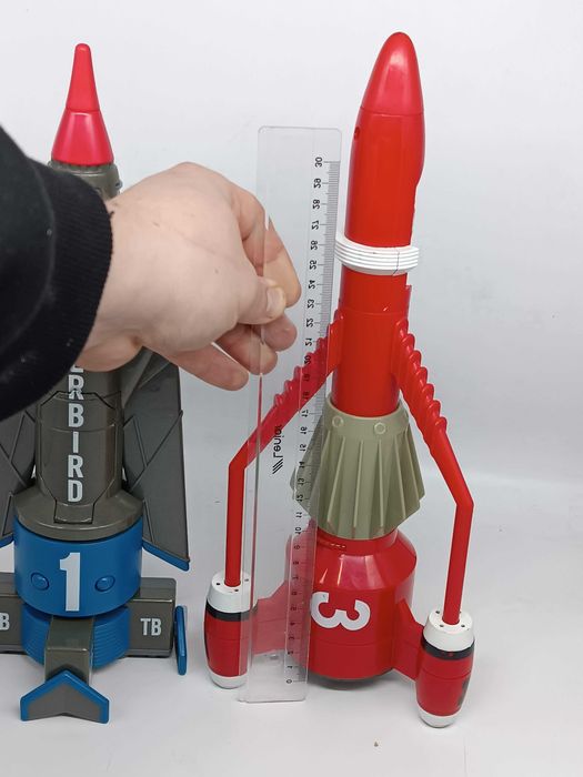 Trzy rakiety Rakieta Thunderbird 1, 2, 3 Thunderbird Carlton