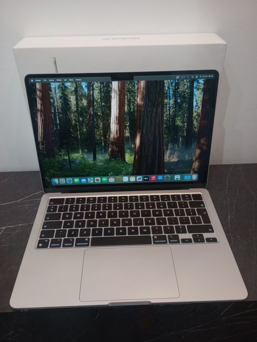 MacBook 13 M3 16GB/256GB 89% Baterii
