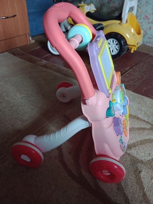 Ходунки-каталка.