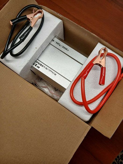 Інвертор (Перетворювач напруги) Lavita, 12V-220V, 500W (не робочий)