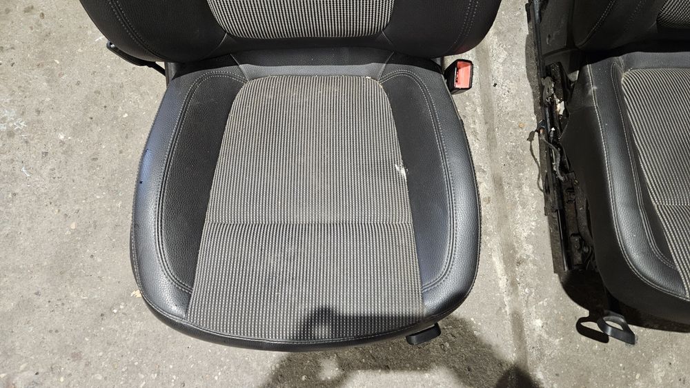 Fotele wnętrze kanapa środek półskórzany opel astra j kombi