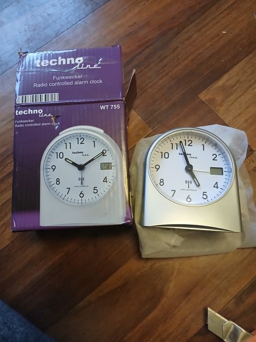 Budzik wt 755 sterowany radiowo