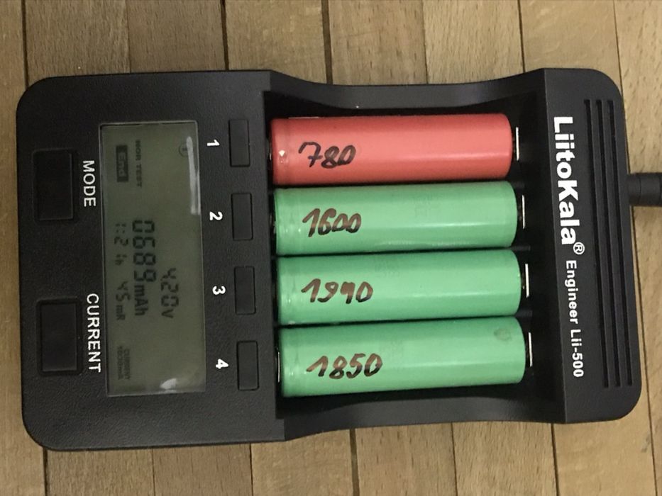 Акумулятори 3.7-4.2в 18650 (800-2200 Mah) Акумулятор до фонаріка і тд.