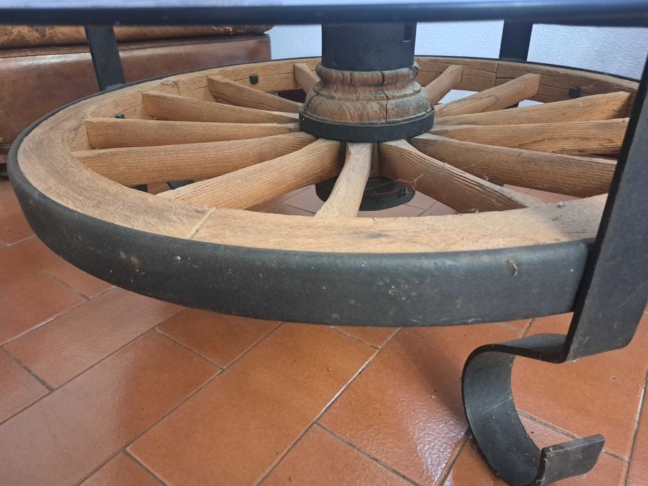 Mesa rustica em madeira
