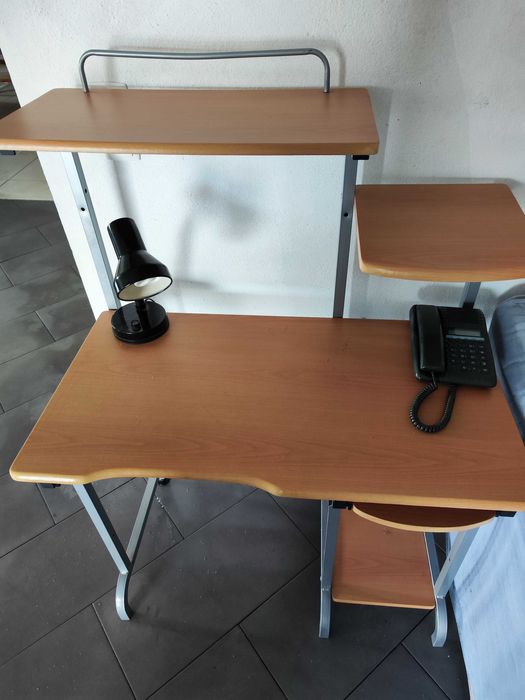 Vendo secretária como nova