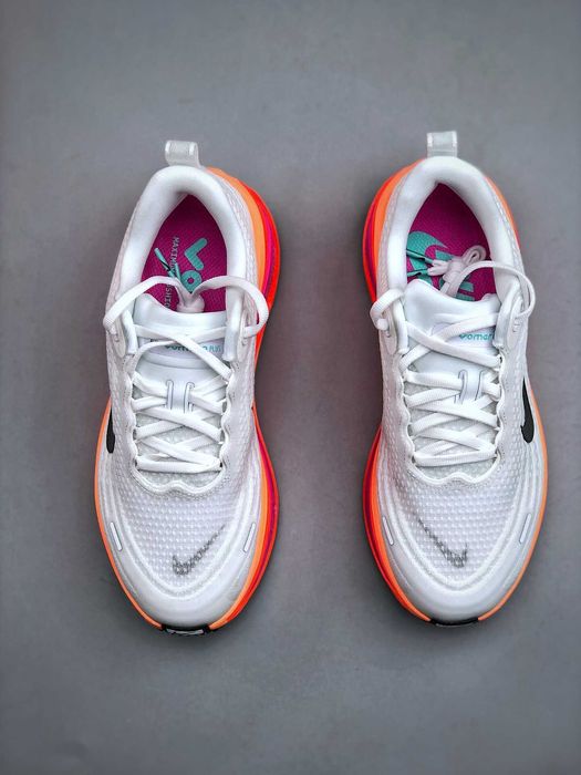 Nike_Vomero Plus White Fire Pink Hyper Crimson r.36