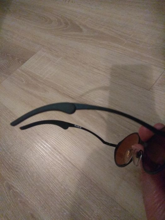 Cyber Goth, Angielskie okulary