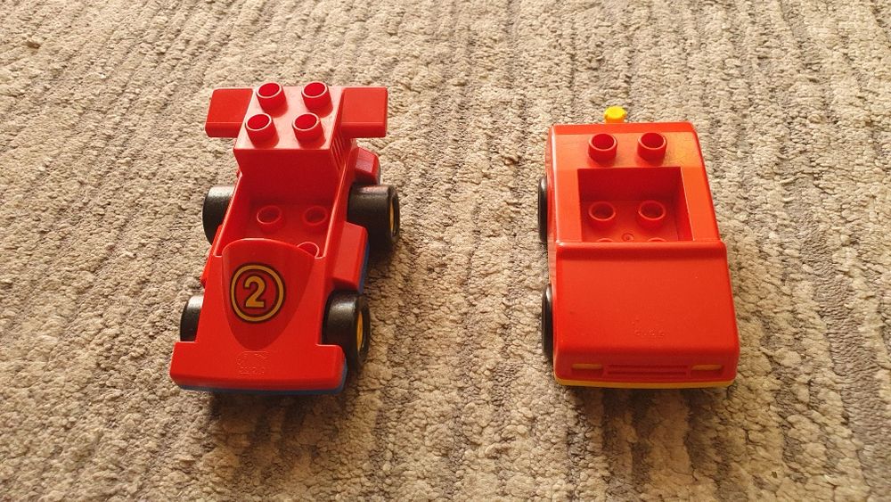 Zestaw Lego Duplo wyścigówka i samochodzik