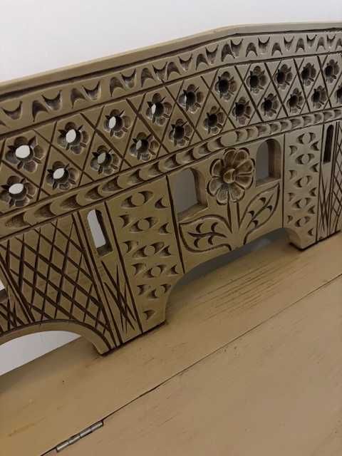 Banco feito com " JUGO DE BOIS "