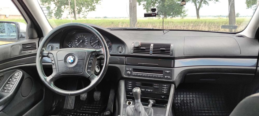 BMW e39 2.2 170km Titansilber