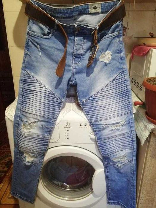 Мужские джынсы рваные