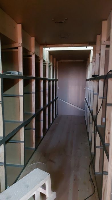 Бджолопавільон.  " БДЖОЛИ  НА КОЛЕСАХ ".