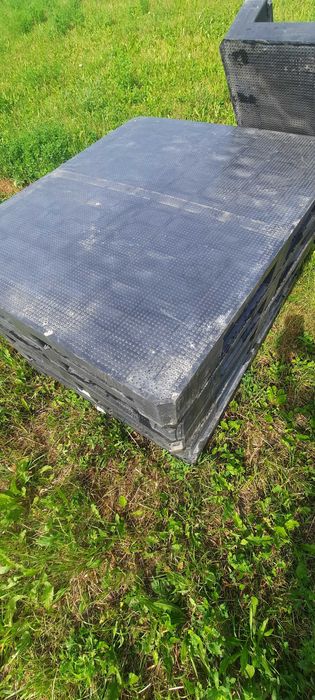 Palety plastikowe 100x120 zbiornik 1000l mauzer