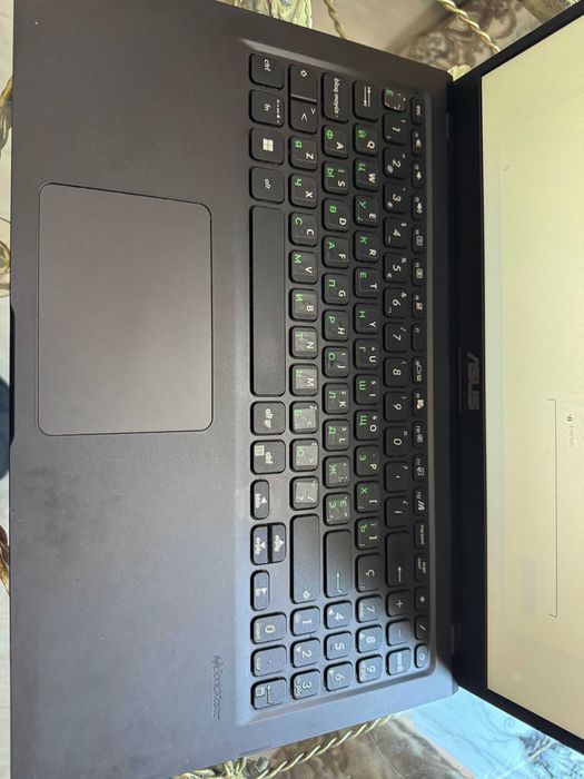 ASUS VivoBook, ноутбук
