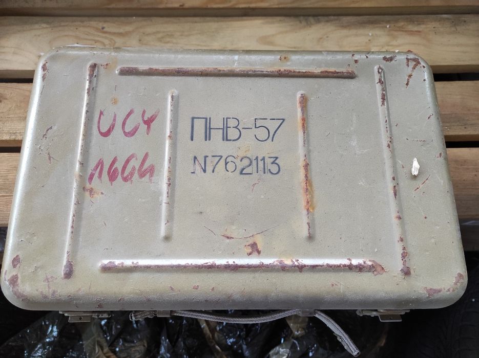 Skrzynia wojskowa osprzęt od gogli noktowizyjnych NHB-57