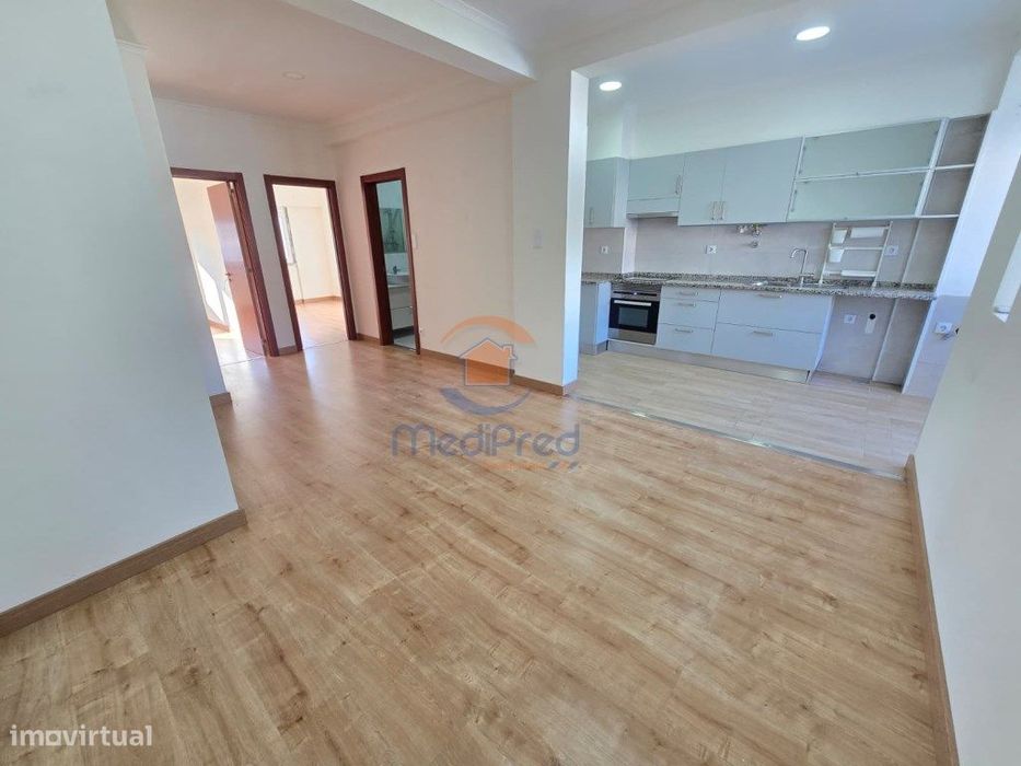 Apartamento T2 com Arrecadação de 12 m2 | Olival Basto, Odivelas — Póvoa De Santo Adrião E Olival Basto, Lisboa