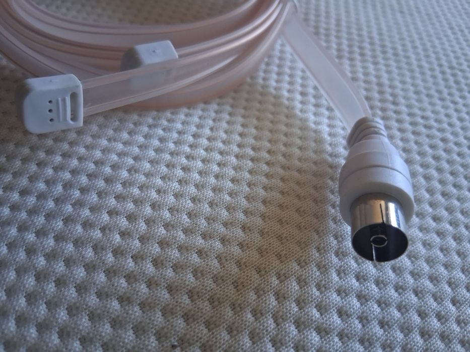 Antena FM com conector coaxial IEC fêmea
