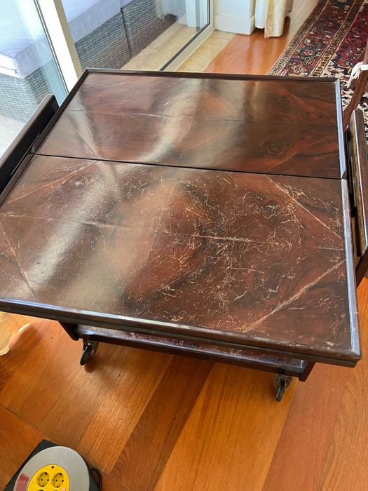 Carrinho de Bar / Chá /Mesa Vintage em Madeira Escura com Rodas