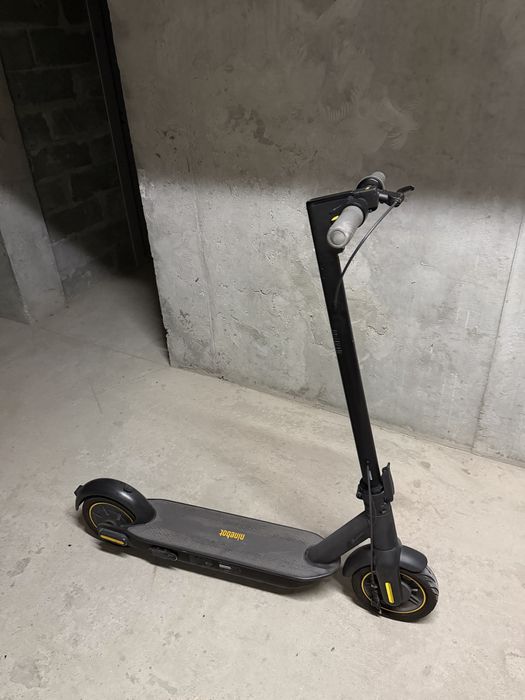 Електросамокат Ninebot kickscooter Max G30
