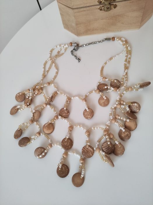 Szkatułka na biżuterię + naszyjnik